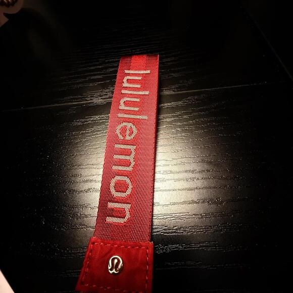 Lululemon Dual Pouch Wristlet Pink Red Keychain Wallet Coin Purse NWT - Picture 4 of 5